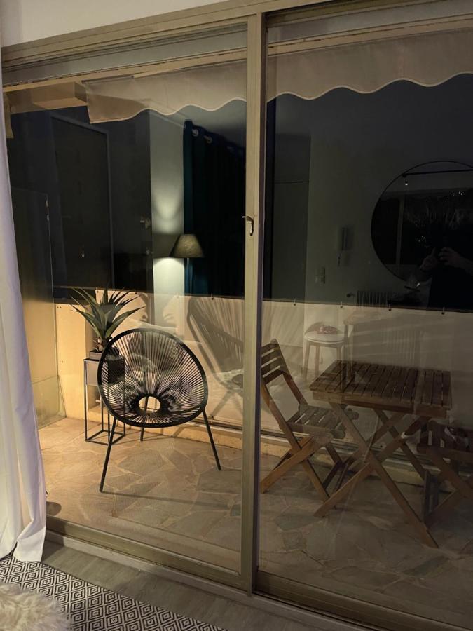 Cozy Studio On The Beach Антиб Екстериор снимка