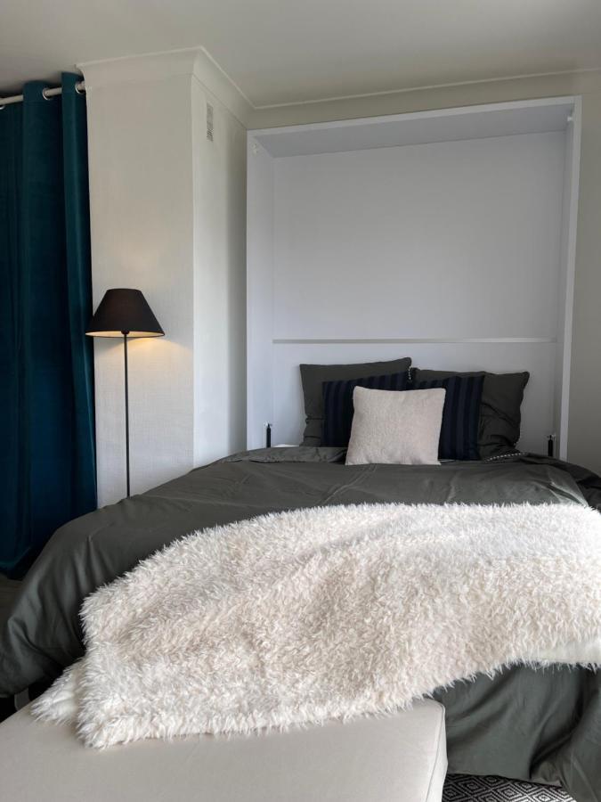Cozy Studio On The Beach Антиб Екстериор снимка
